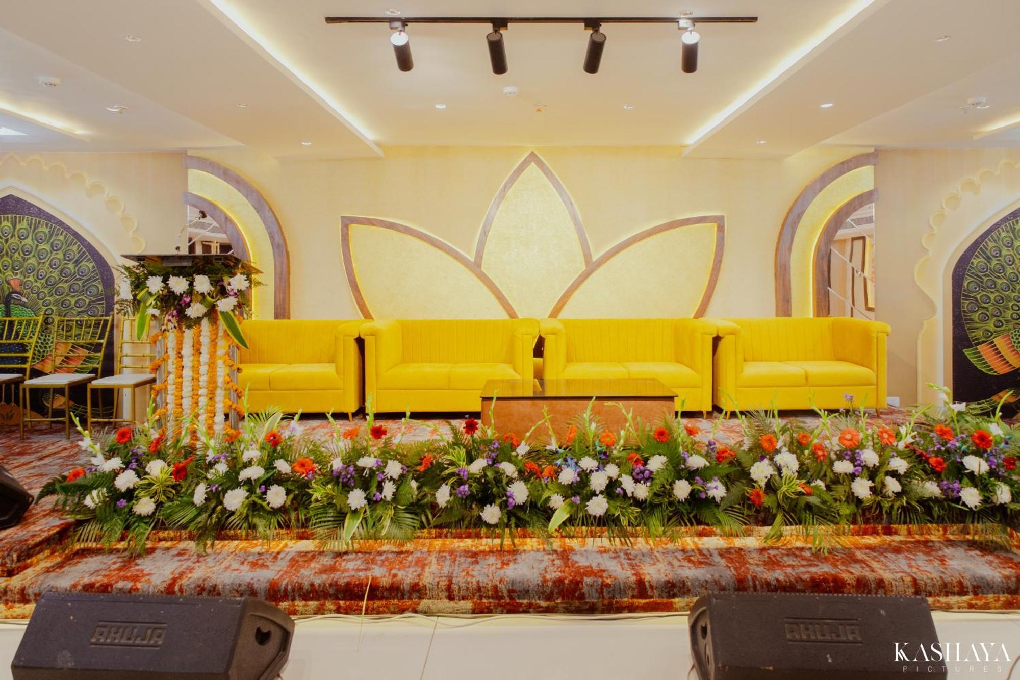 Hotel Ratan Mahal Datia ภายนอก รูปภาพ