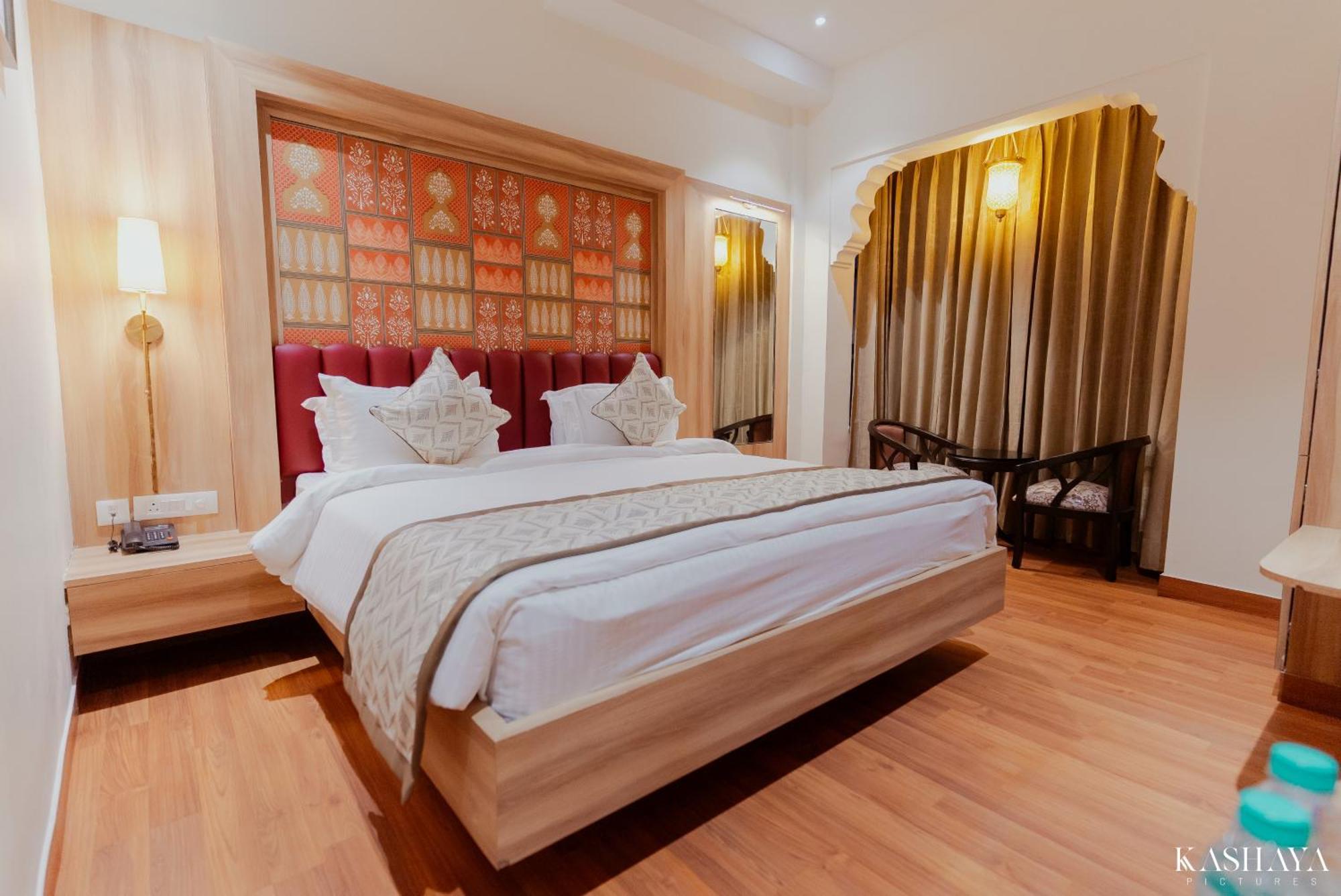 Hotel Ratan Mahal Datia ภายนอก รูปภาพ