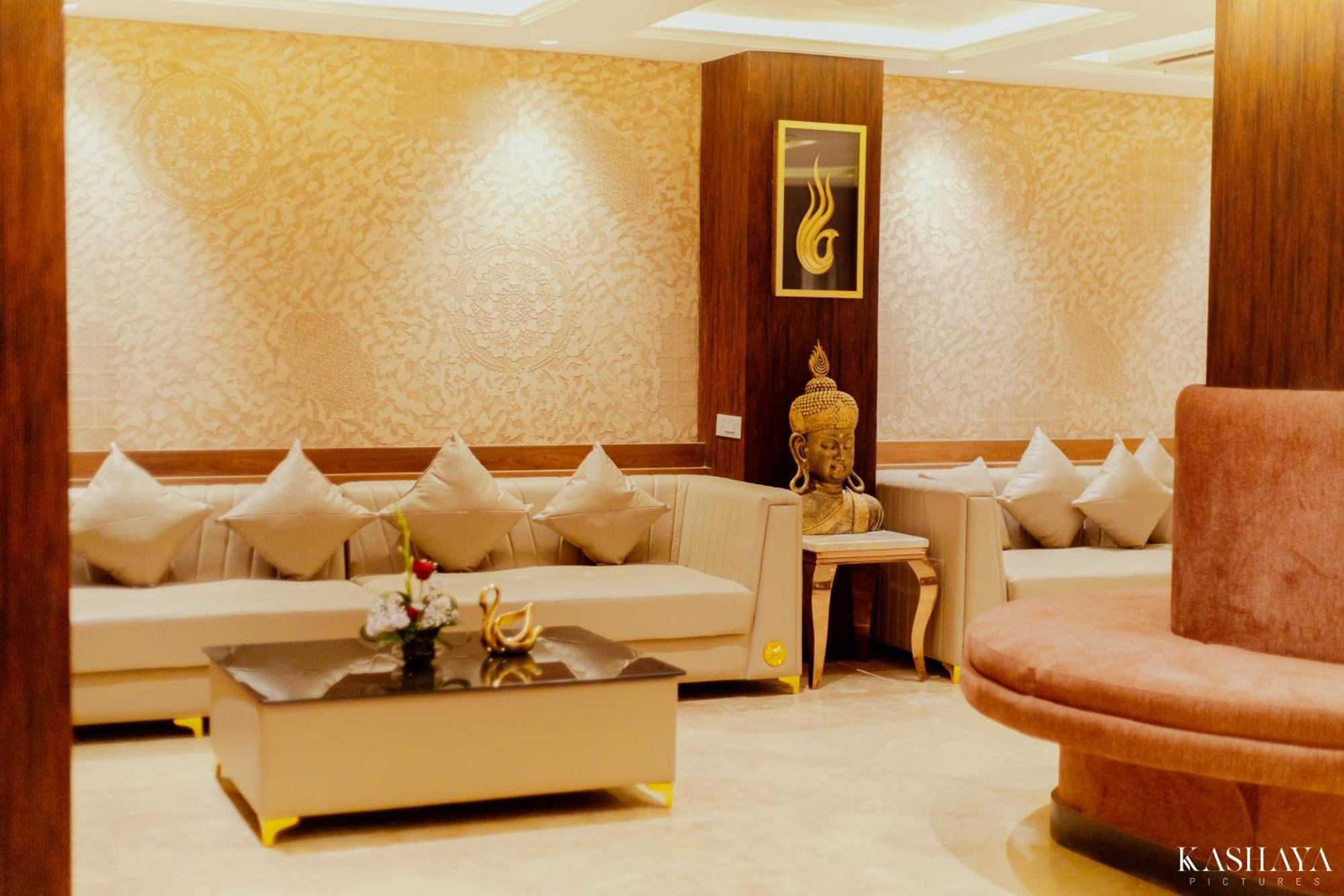 Hotel Ratan Mahal Datia ภายนอก รูปภาพ